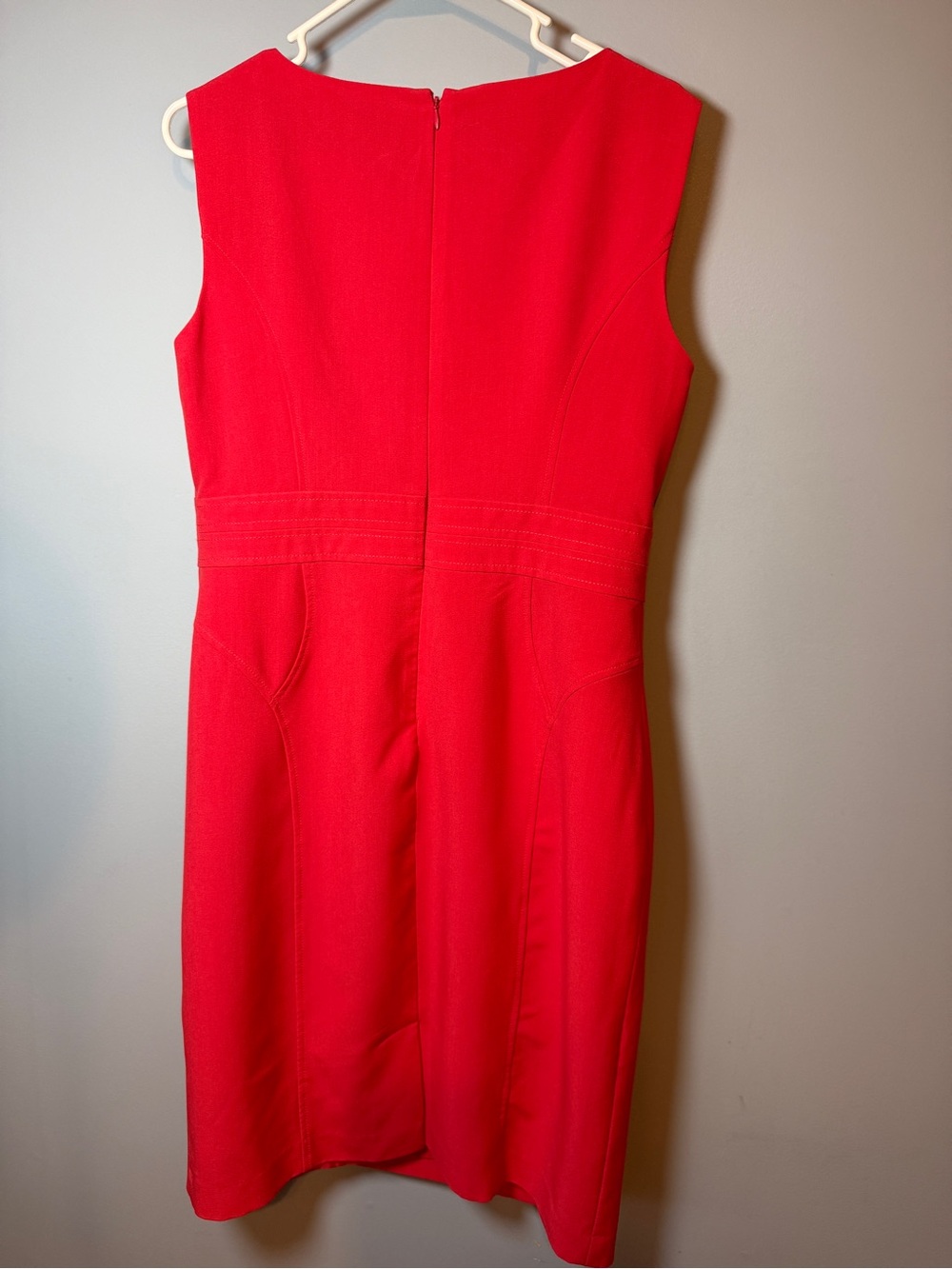 Sleeveless coral Sheath Dress
